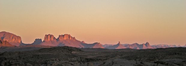 Bild:  Sahara Alpenglühen