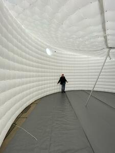 Bild:  Inflatable Pavilion with a Hanging Roof