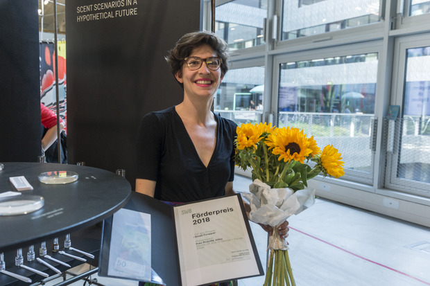 Picture:  Sonja Böckler gewinnt den Förderpreis vom Rektorat mit ihrer Masterarbeit Shave
