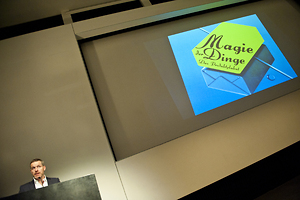 Picture: Magie der Dinge - Das Produktplakat 2012