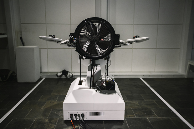 Bild:  Flugsimulator mit Ventilator