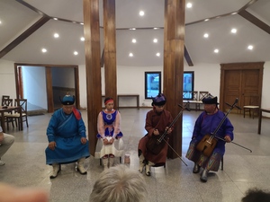 Bild:  Volksmusik anderswo – eine Klangreise durch die Mongolei | Juuz meets Obertongesang