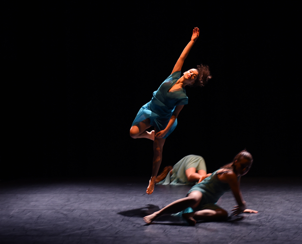 Picture: Isabelle Chaffaud & Jérôme Meyer, Félix Duméril, Sonia Rocha, Stephen Shropshire and Lorand Zachar present: BA Contemporary Dance ZHdK