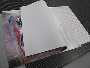 Picture: Scratching the Surface - Prozess: Foto auf Schaumstoffplatte aufziehen