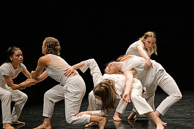 Picture: Bachelor Contemporary Dance presents: 