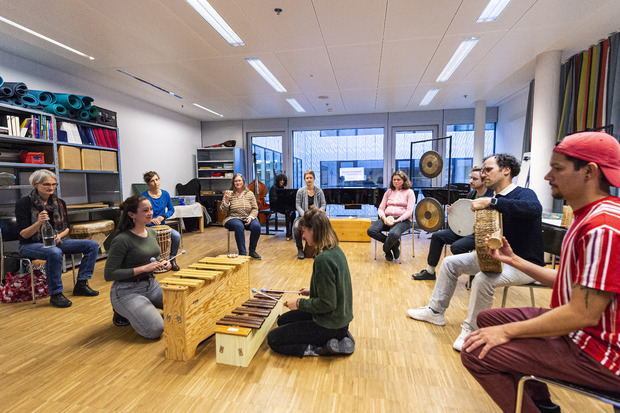 Bild:  Musiktherapie Thema: Improvisation