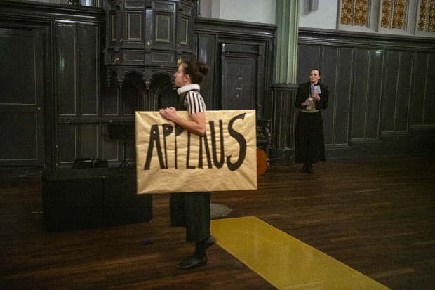 Picture: "Einsam, wie weiter" - Ein clowneskes Theaterstück