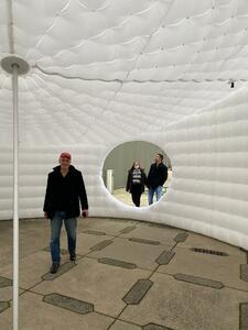 Bild:  Inflatable Pavilion with a Hanging Roof