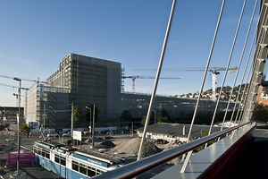 Bild:  SBB Viadukt Herdern, Gottlieb Duttweiler Brücke, Toni-Areal Hochtrakt