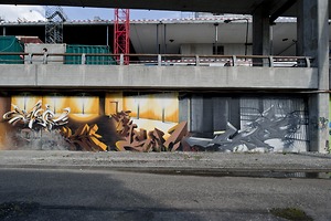 Bild:  Toni-Areal Sockelbereich mit Graffiti