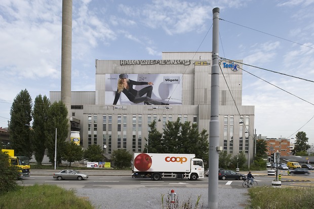 Picture: Toni-Areal: Kunst Werbung Plakatwerbung