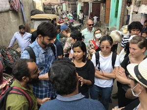 Picture: InOctober – International Network for Contemporary Public Art | Caption: Visit of Recycle Unit, October School Dehli 2018 | Credits: Christoph Schenker