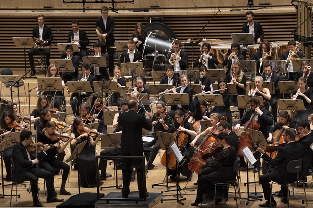 Bild:  Orchester der Zürcher Hochschule der Künste 2018, Leitung Larry Rachleff